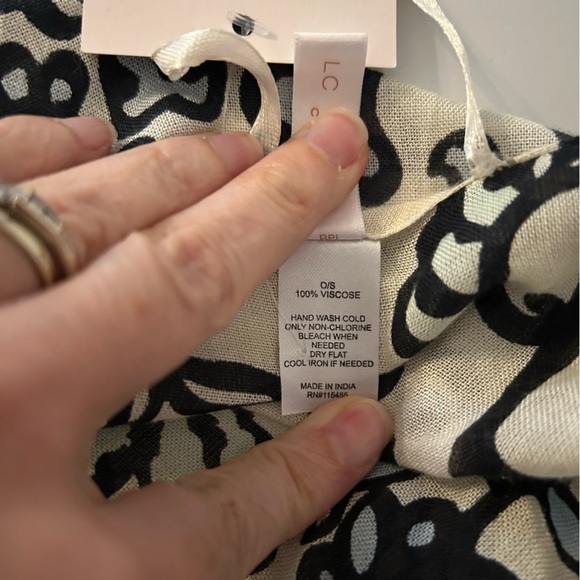 LC Lauren Conrad Black and Cream Blouse/ Cover-up - Picture 10 of 10